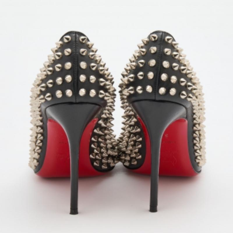 Christian Louboutin Black Leather Fifi Spike Round Toe Pumps Size 37 In Good Condition For Sale In Dubai, Al Qouz 2