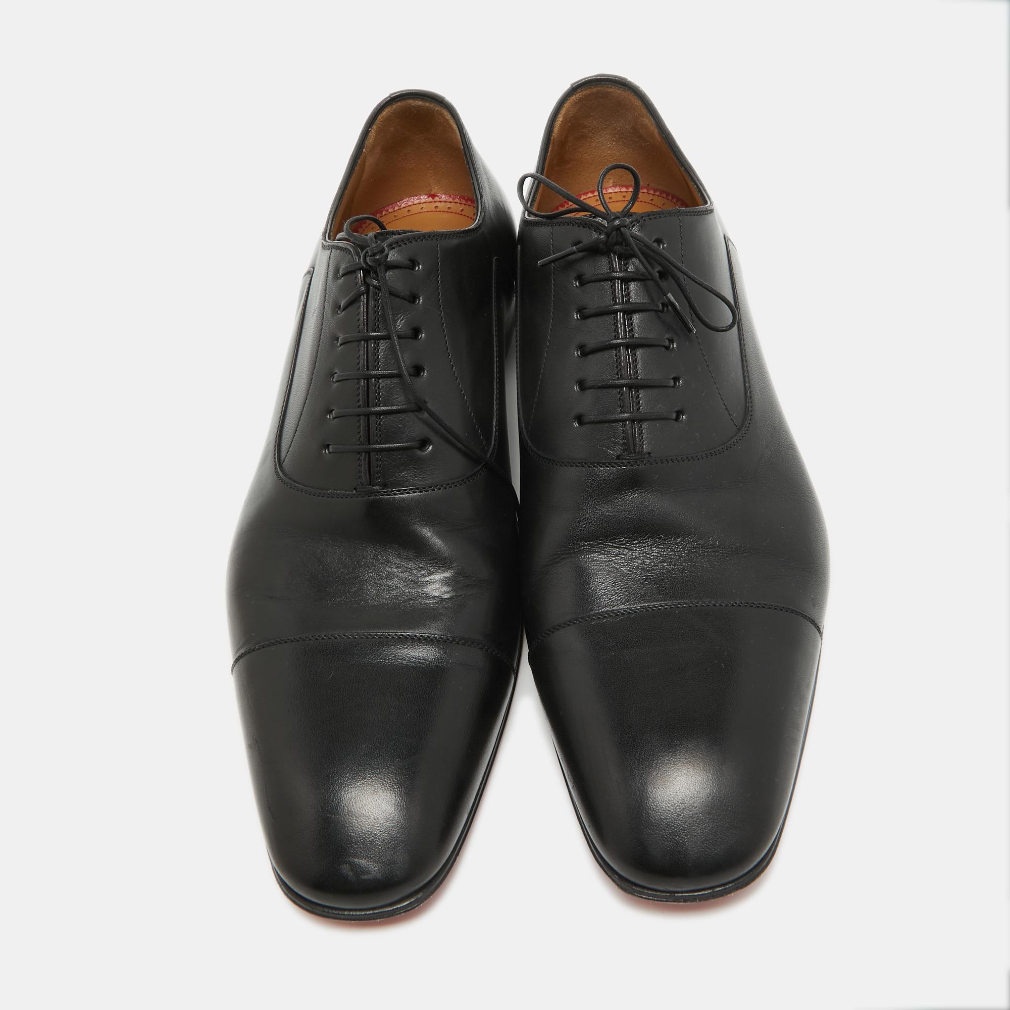 You'll find this pair of Christian Louboutin oxfords for men an essential addition to your shoe collection. Crafted immaculately, the shoes are constructed to give you a polished look.

Includes: Original Dustbag, Original Box, Extra Laces, Invoice