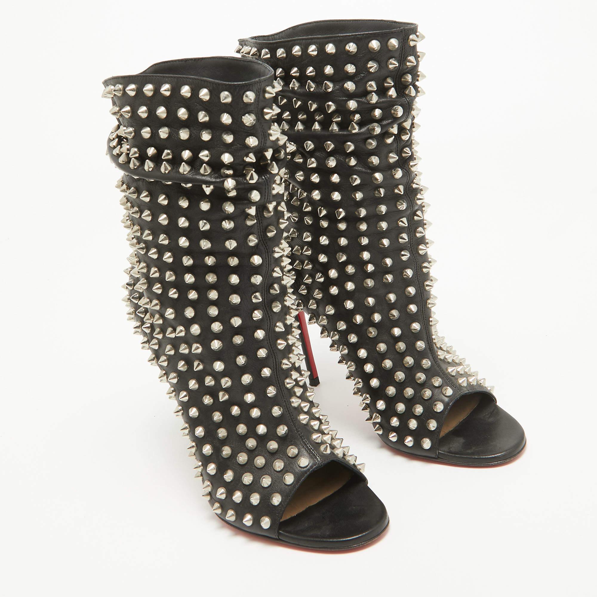 Christian Louboutin Black Leather Guerilla Ankle Boots Size 37.5 In Good Condition For Sale In Dubai, Al Qouz 2