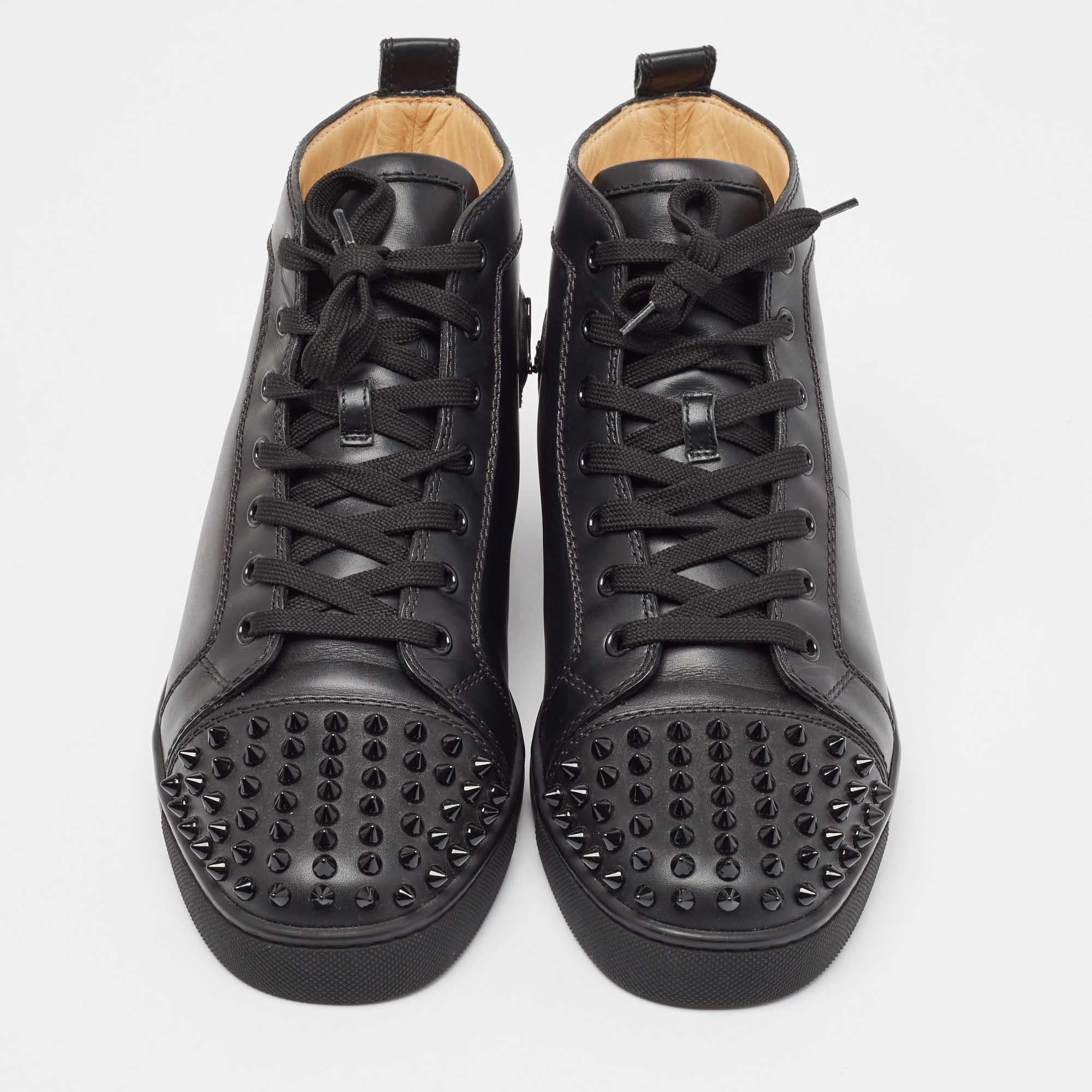 Christian Louboutin Black Leather Lou Spikes High Top Sneakers Size 42 In Excellent Condition For Sale In Dubai, Al Qouz 2
