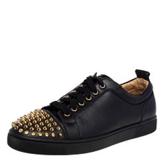 Christian Louboutin Louis Junior Spike Low Top Turnschuhe aus schwarzem Leder Größe 42