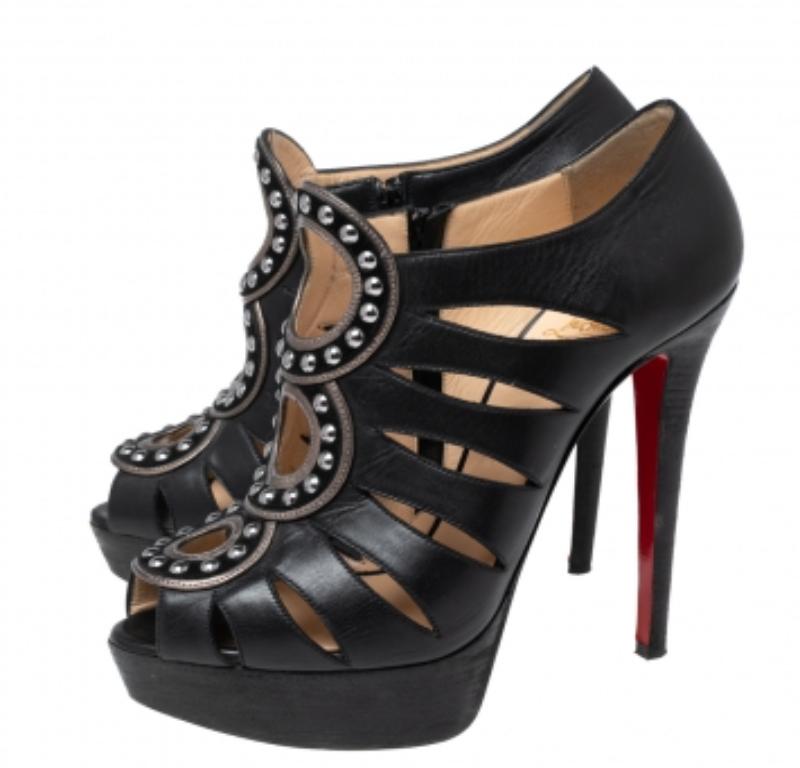 Christian Louboutin Black Leather Maralla Studded Cutout Booties Size 38.5 In Good Condition For Sale In Dubai, Al Qouz 2