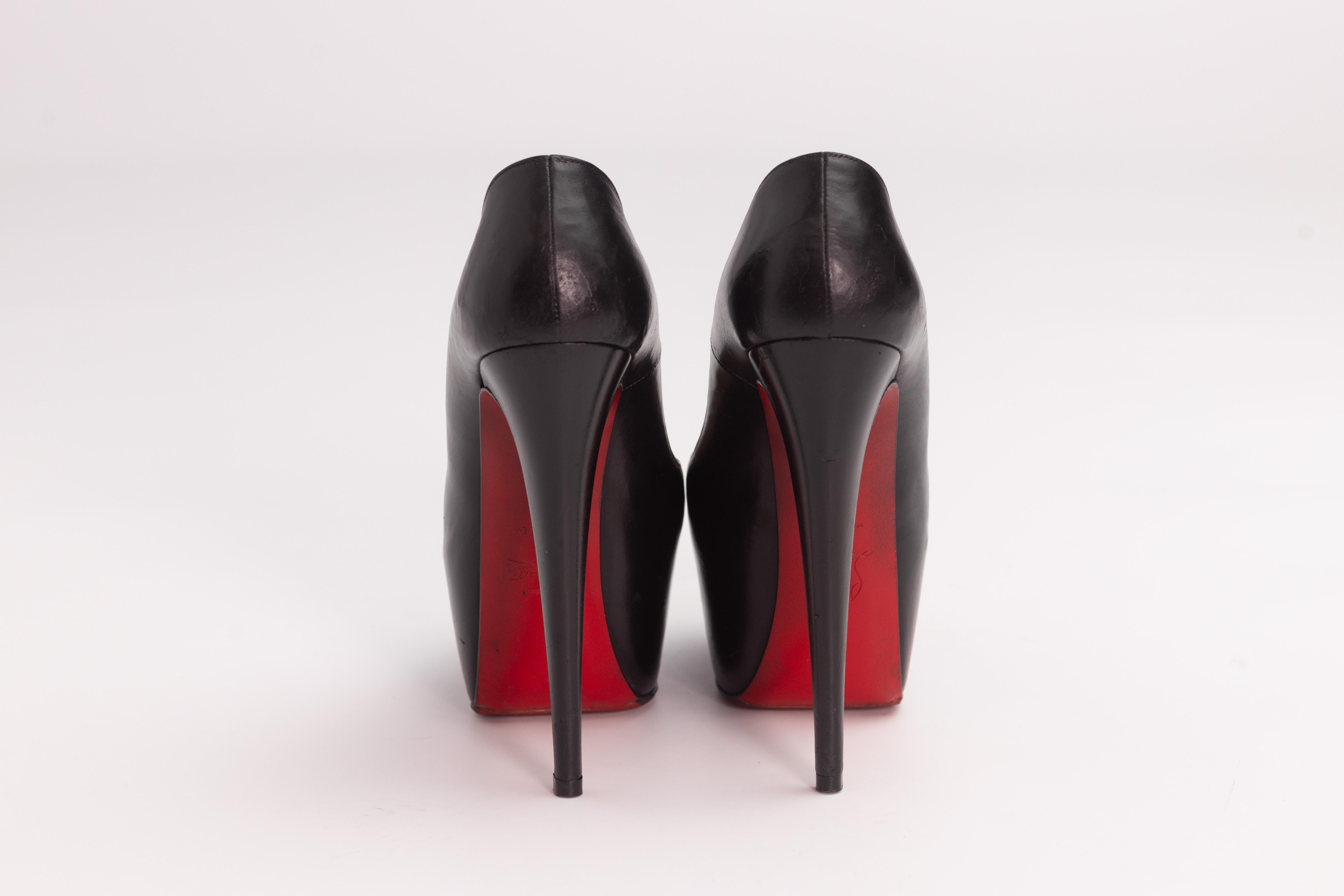 Women's Christian Louboutin Black  Leather Mary Jane Heels (EU 39.5) For Sale