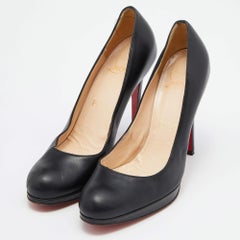 Christian Louboutin Schwarze einfache schwarze Leder-Pumps Größe 37.5