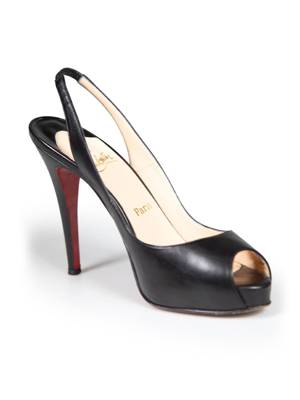CONDITION is Good. Minor wear to heels is evident. Light scratches and indents to both heels especially near the heel stem. A couple of tiny scratches to the inner sides of both shoes on this used Christian Louboutin designer resale item.
 
 
 
