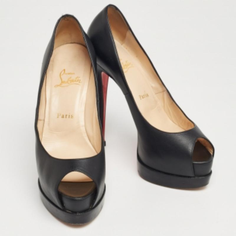 Christian Louboutin Bombas Palais Royal de cuero negro Talla 38.5 en venta 3