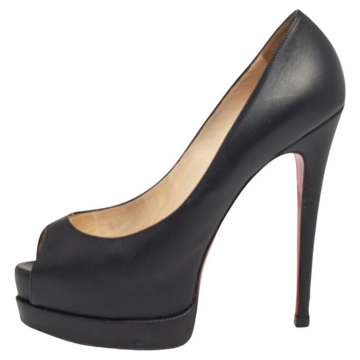 Christian Louboutin Bombas Palais Royal de cuero negro Talla 38.5