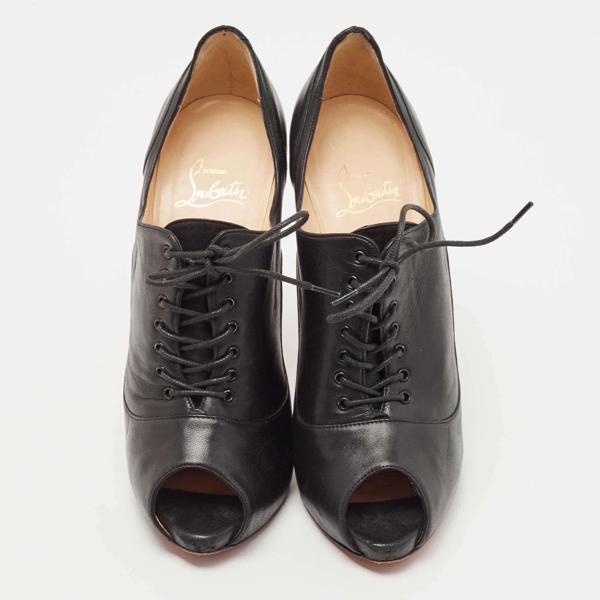 Enjoy the most fashionable days with these Christian Louboutin booties. Modern in design and craftsmanship, they are fashioned to keep you comfortable and chic!

