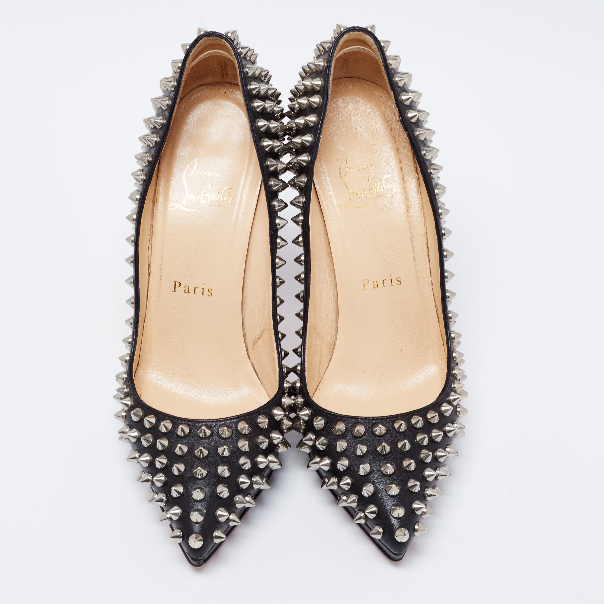 The House of Christian Louboutin accomplishes itself as an iconic label that curates boldly feminine and upscale pieces. These Pigalle Spikes pumps exhibit a remarkable shape that begins with a slightly pointed toe and ends with a sharply formed