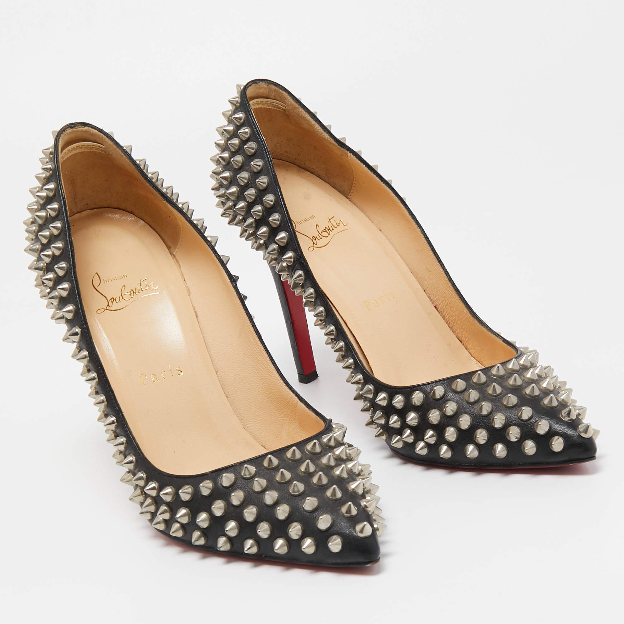 Christian Louboutin Black Leather Pigalle Spikes Pointed Toe Pumps Size 38.5 In Good Condition For Sale In Dubai, Al Qouz 2