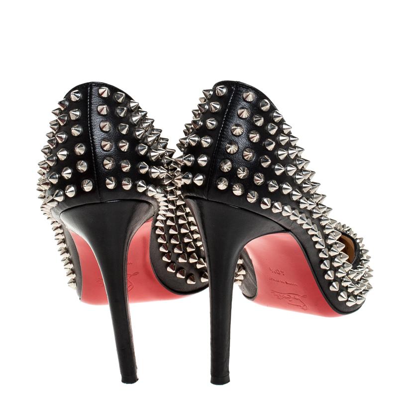 Christian Louboutin Black Leather Pigalle Spikes Pumps Size 40.5 In Good Condition In Dubai, Al Qouz 2