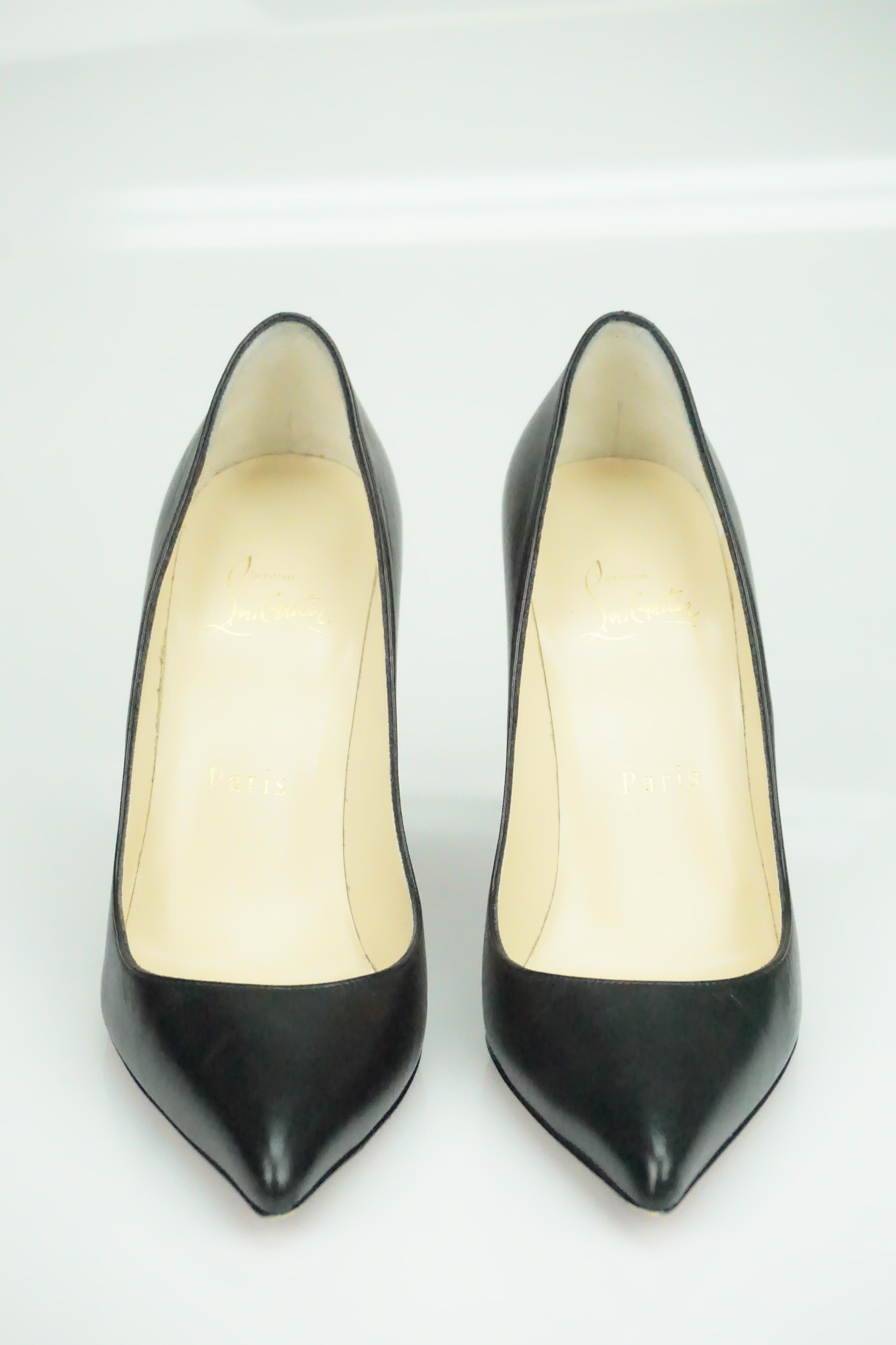 Christian Louboutin Black Leather Pumps w/ Pointed Toe - 36.5 In Good Condition In West Palm Beach, FL