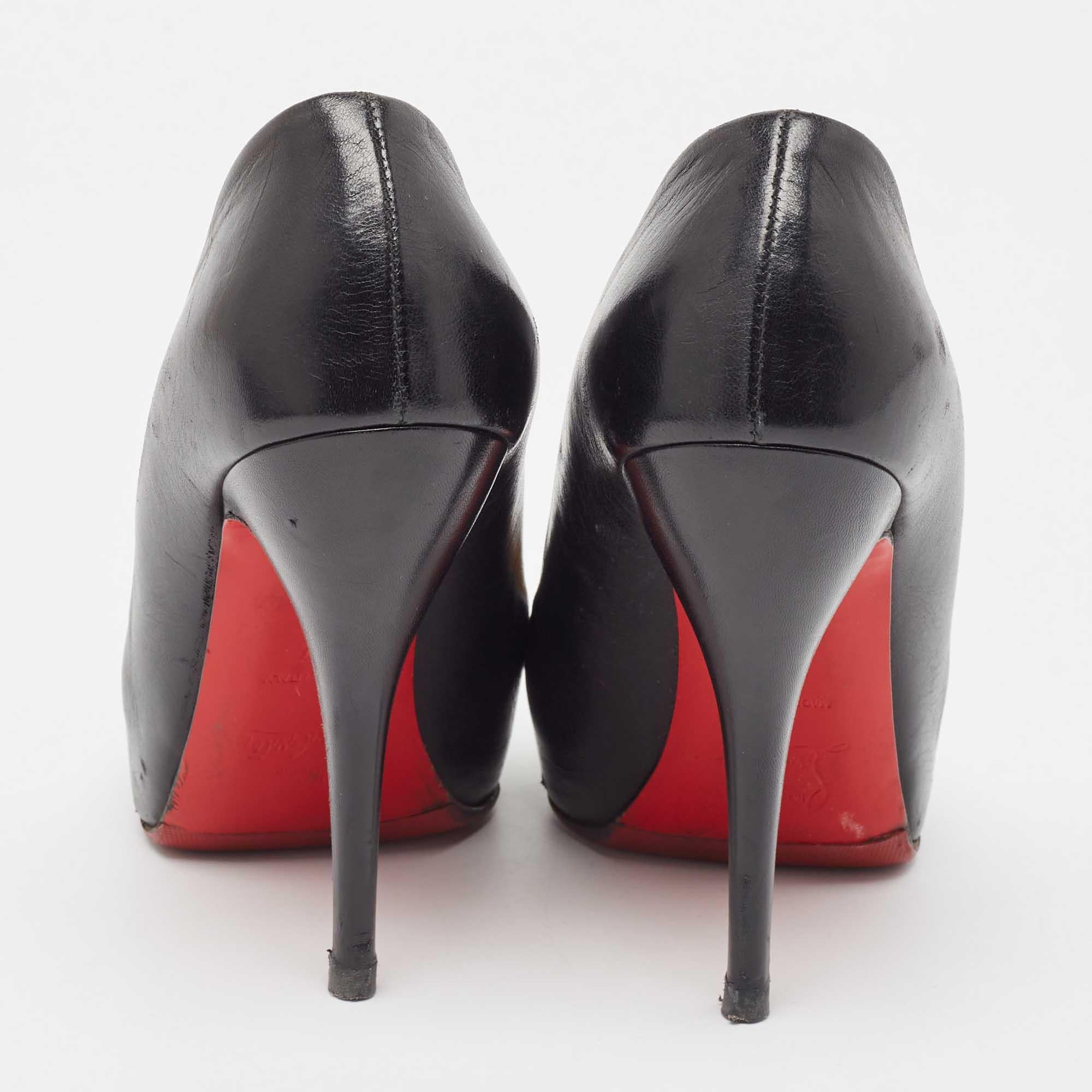 Christian Louboutin Black Leather Rolando Pumps Size 37 For Sale 1