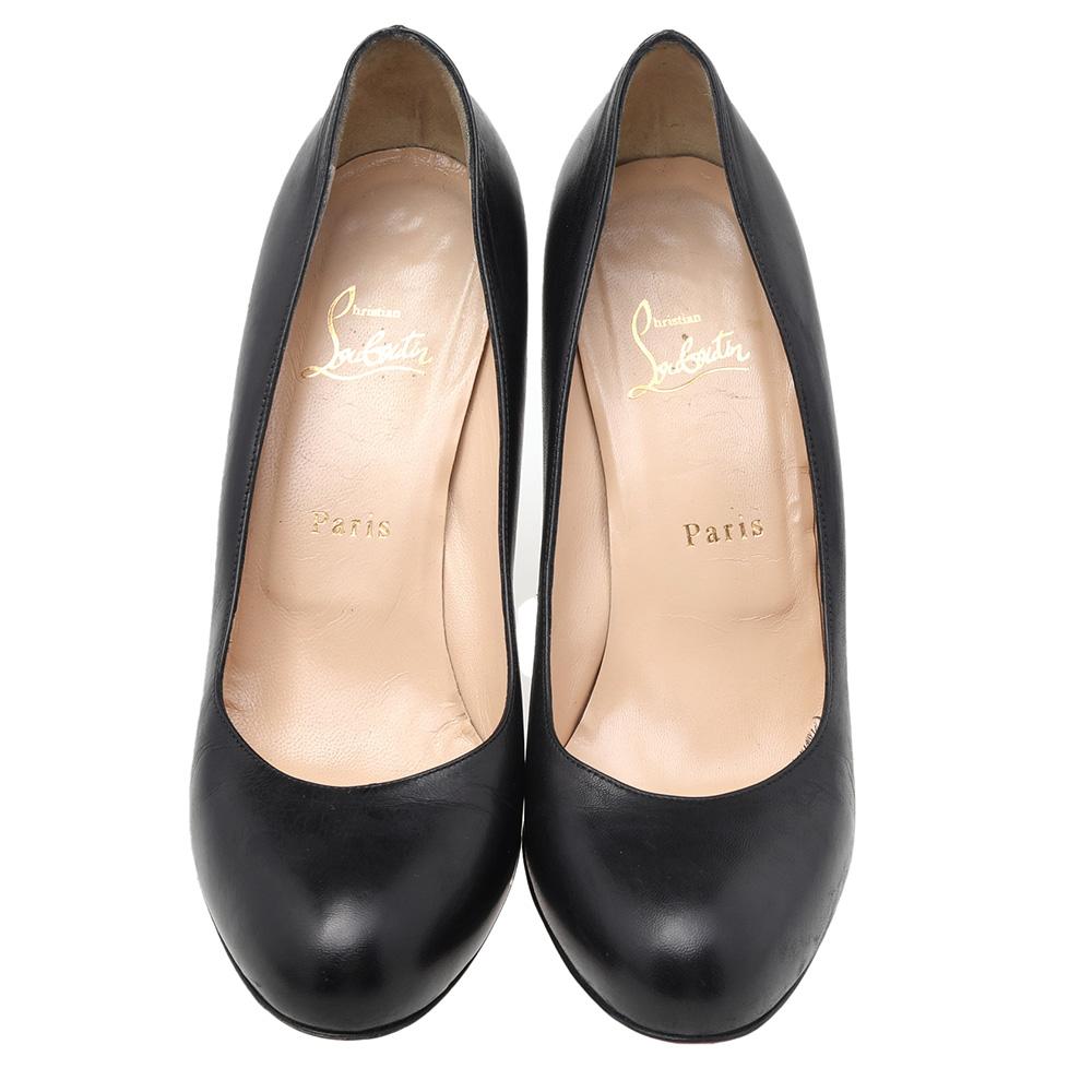 Crafted from leather, this pair of pumps will make you look like a diva. The epitome of comfort and class, this pair of pumps by Christian Louboutin is ideal for both formal and casual outings. This pair of classic black pumps are complete with