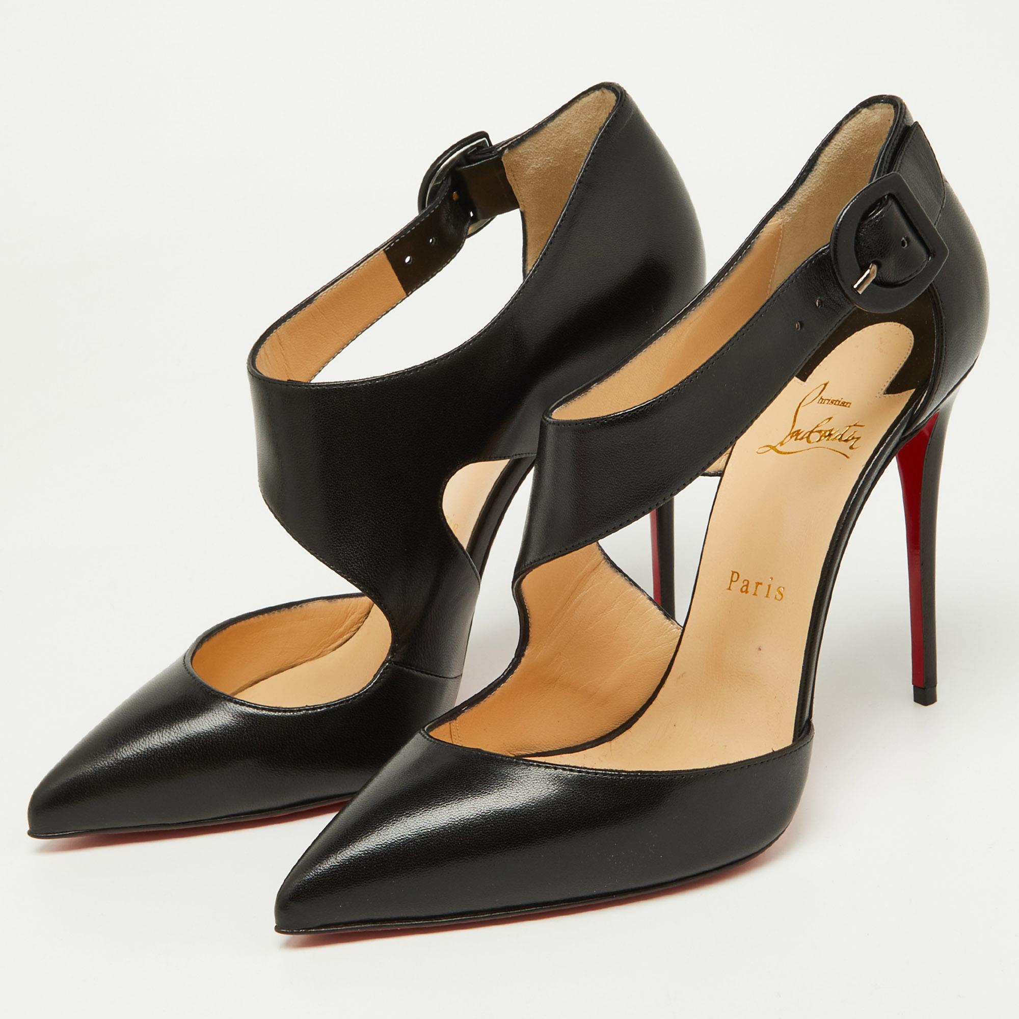 The modern, chic look is possible with this pair of leather Sharpeta pumps. Designed to perfection, these pumps are from a luxury house known for its exclusive and glamorous shoes — Christian Louboutin. They come with pointed toes, stiletto heels,