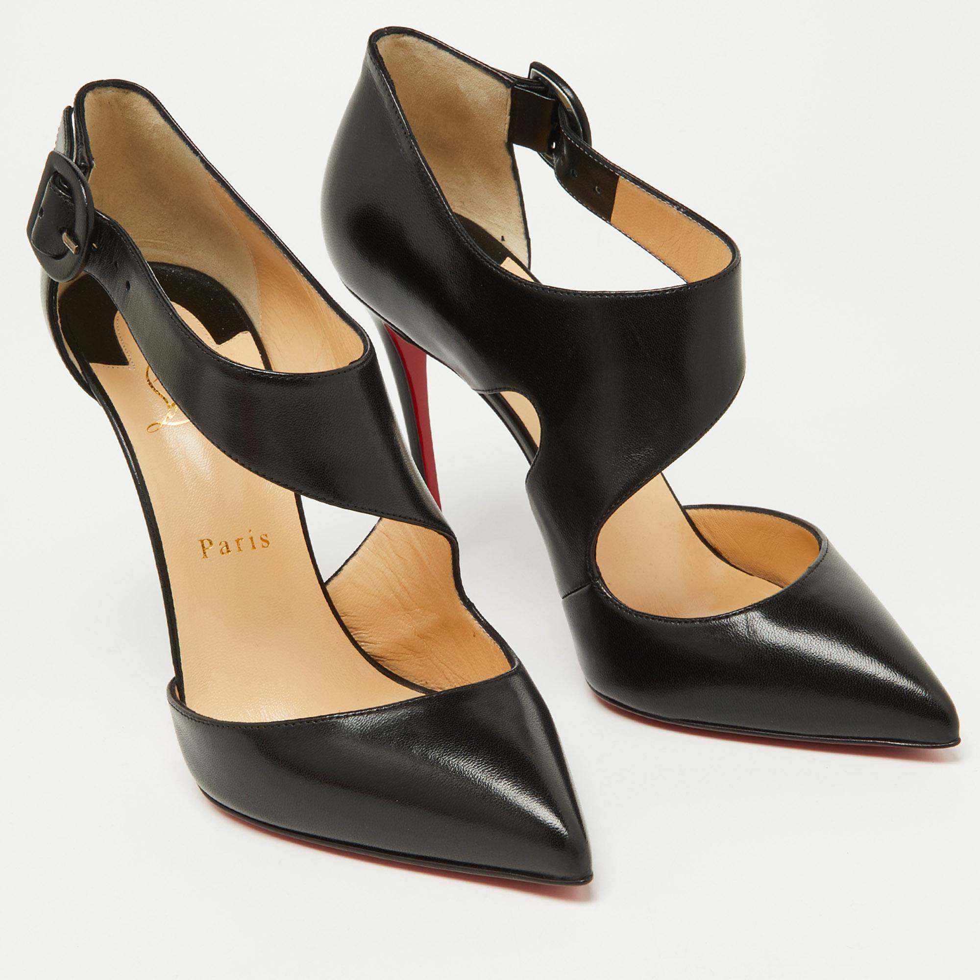 Christian Louboutin Black Leather Sharpeta Pointed-Toe Pumps Size 40.5 For Sale 1
