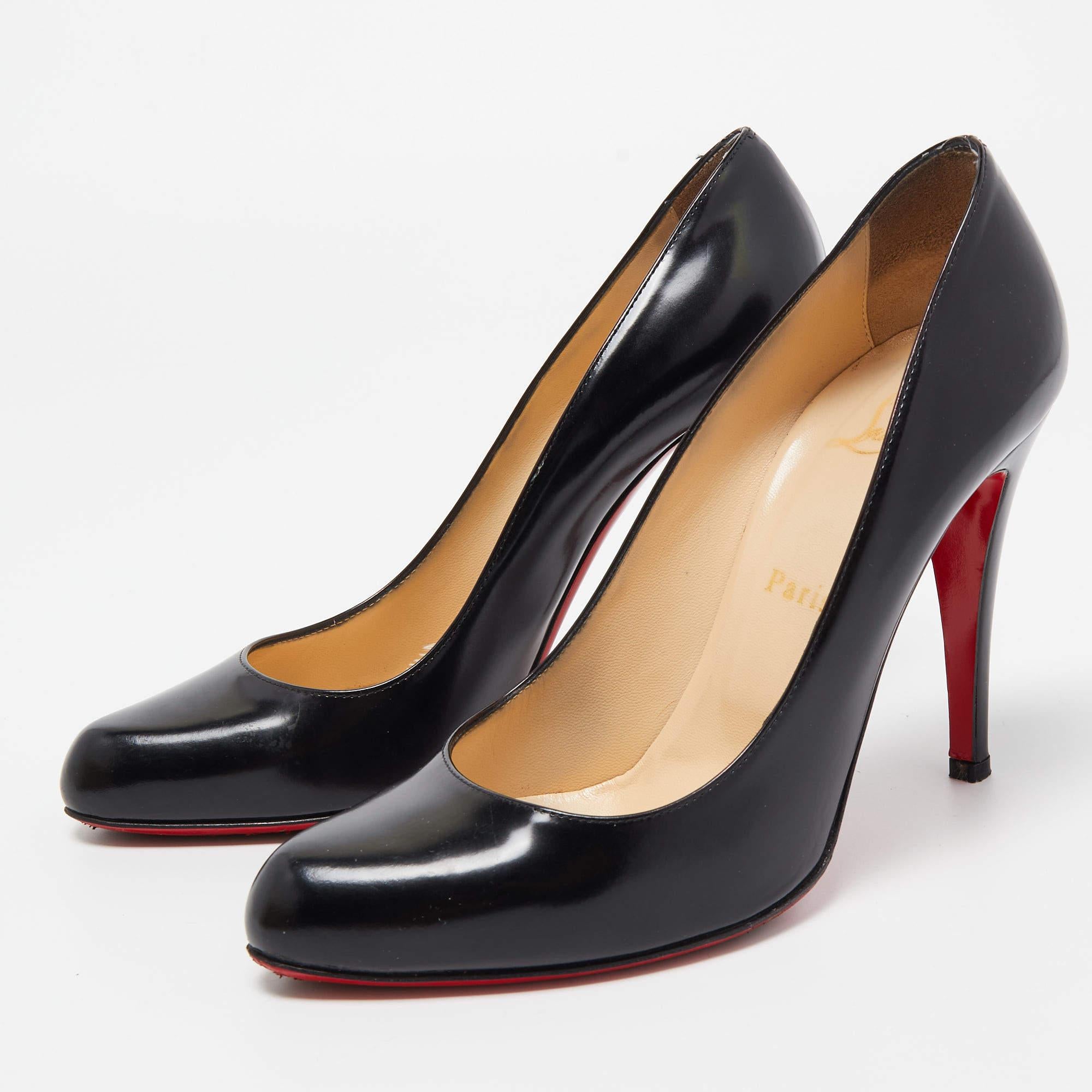 Women's Christian Louboutin Black Leather Simple Pointed Toe Pumps Size 39.5 For Sale