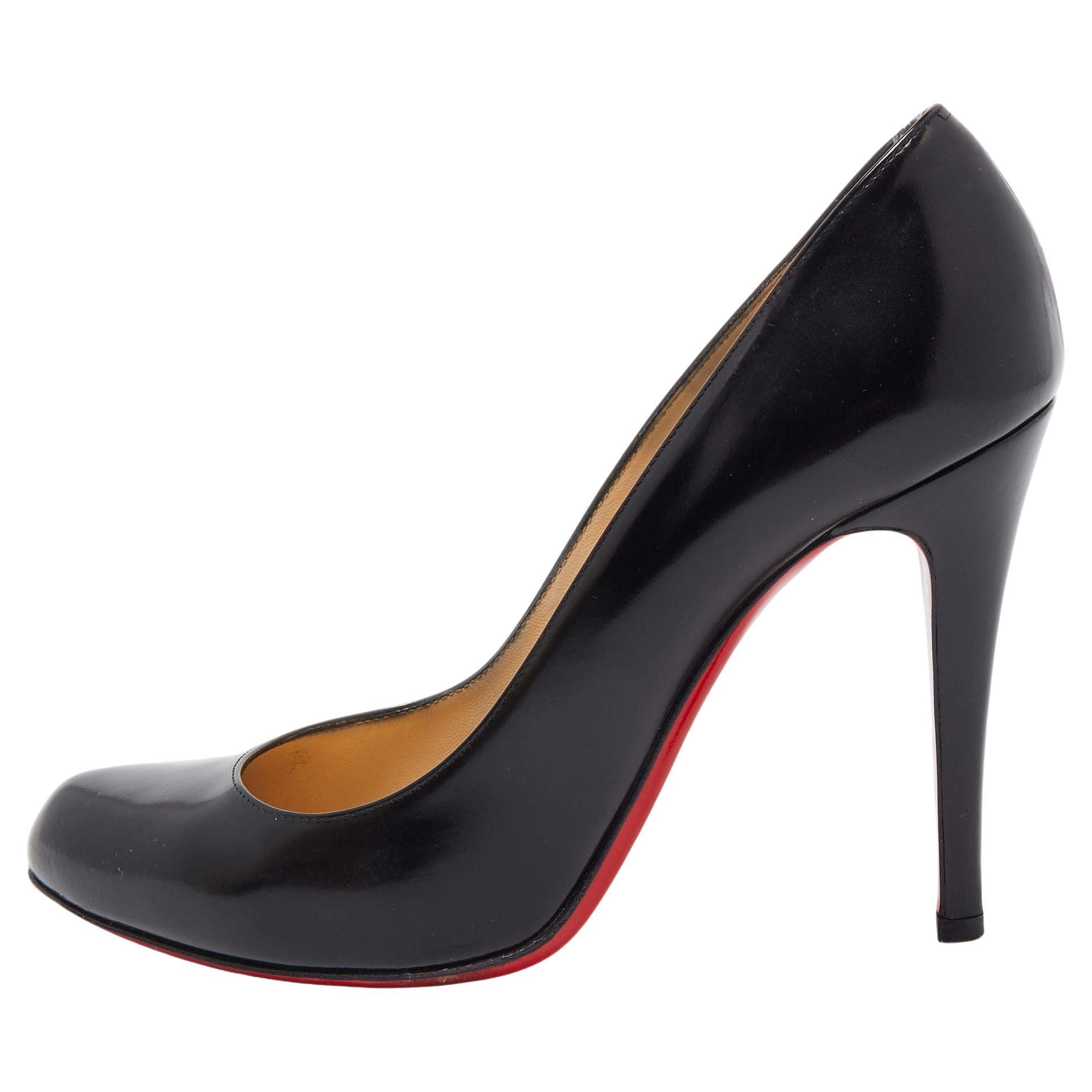 Christian Louboutin Black Leather Simple Pointed Toe Pumps Size 39.5 For Sale