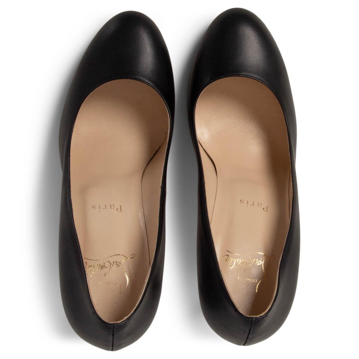 CHRISTIAN LOUBOUTIN Chaussures à talons simples en cuir noir 38,5 en vente 1