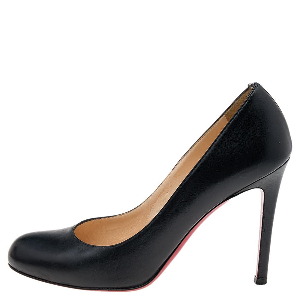 Louboutins are designed to lift one's attitude and outfit. Let this pair lift yours as well by owning them today. Crafted from leather, these black pumps carry covered toes and a sleek silhouette. Completed with 10 cm heels and the signature red