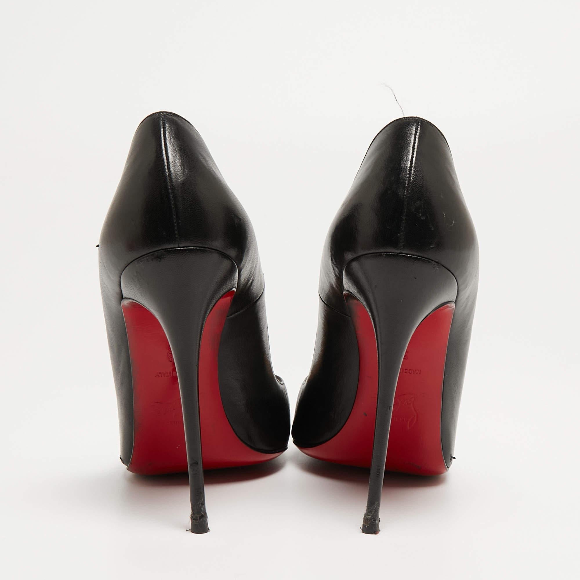 Christian Louboutin Black Leather So Kate Pumps Size 38 For Sale 1