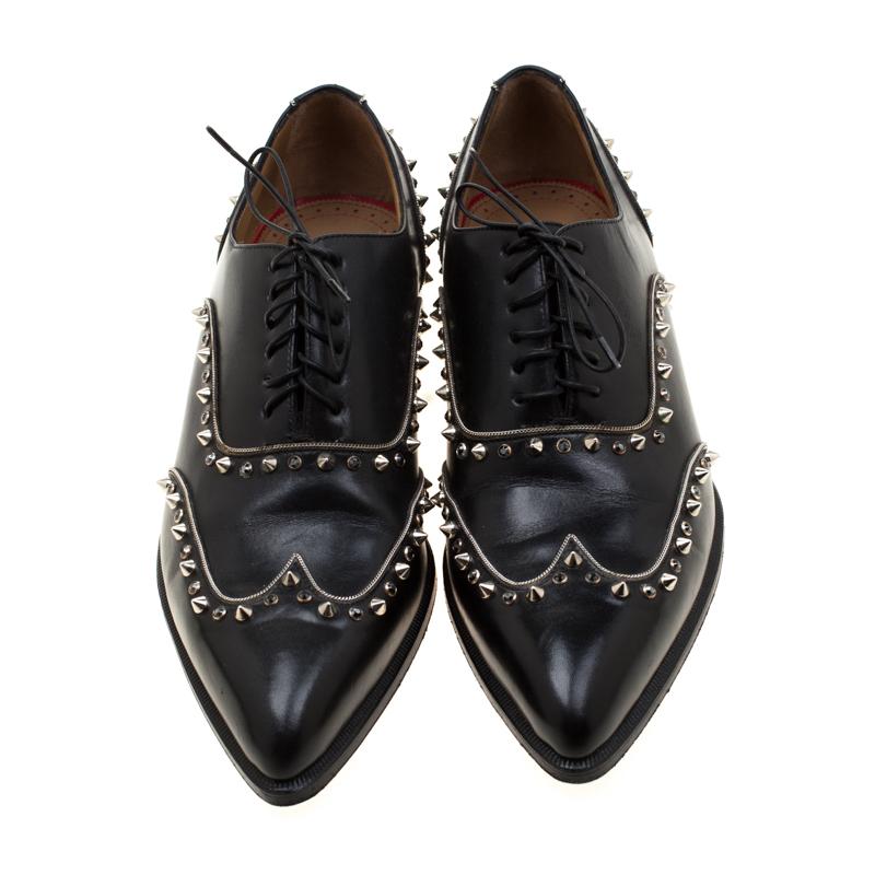 How can one not be in awe by just looking at this luxe pair from Christian Louboutin! The leather oxfords are well-crafted and they are beautified with lace-ups, wingtip detailing and decoration of spikes and crystal trims. Leather insoles and the