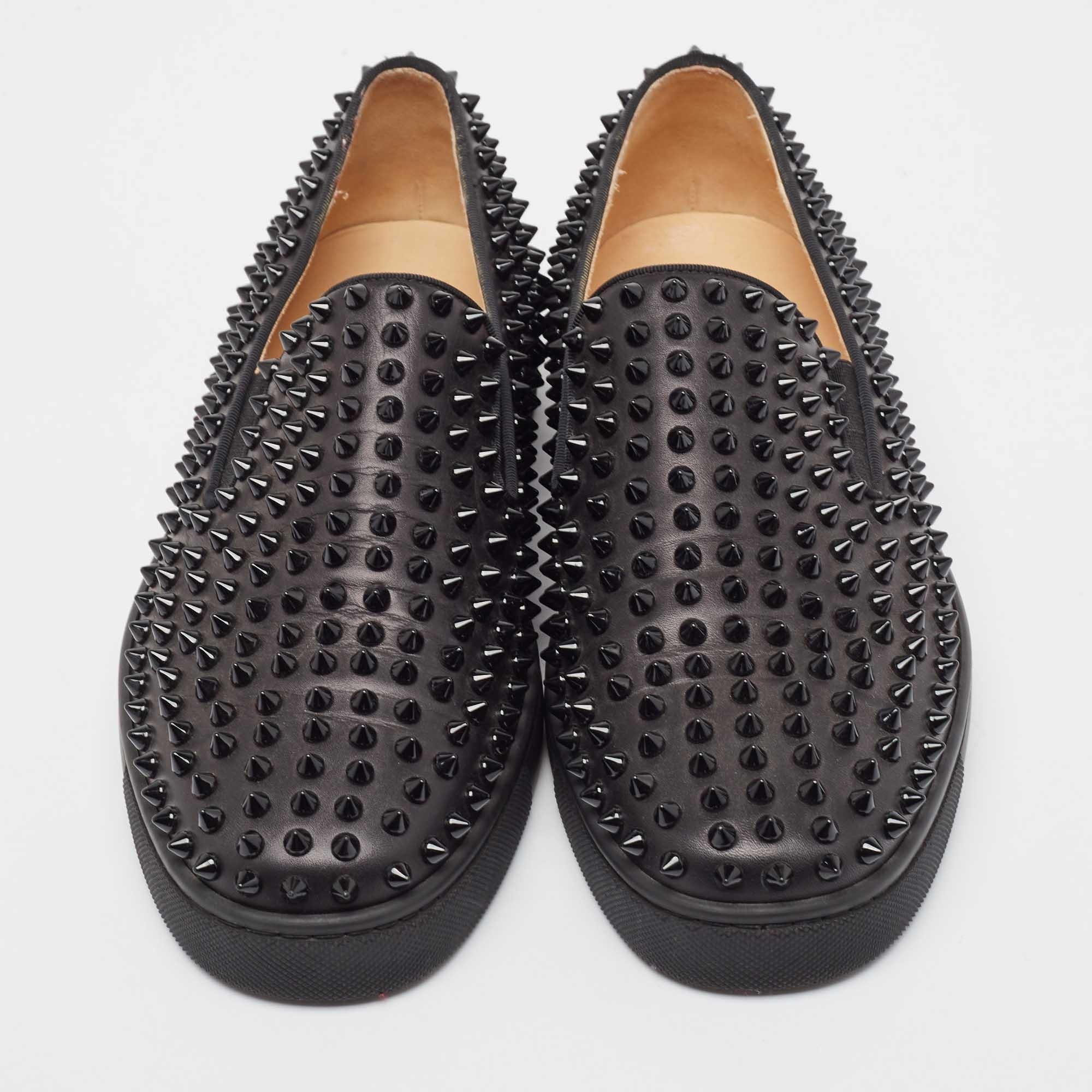 Christian Louboutin Black Leather Spike Roller Boat Sneakers Size 42 In Excellent Condition In Dubai, Al Qouz 2