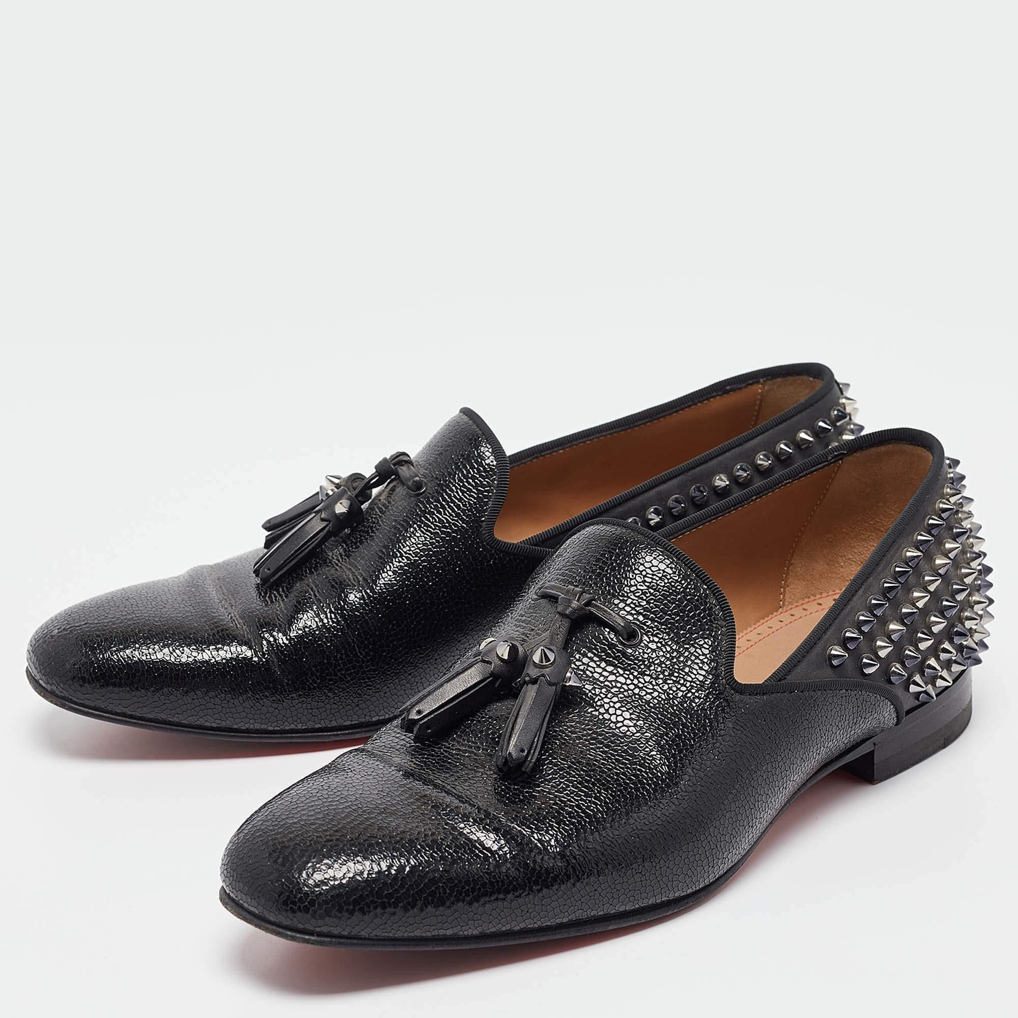 These loafers from Christian Louboutin are not only high in appeal but also very skillfully made. The leather loafers have a comfortable shape and will complement any look.