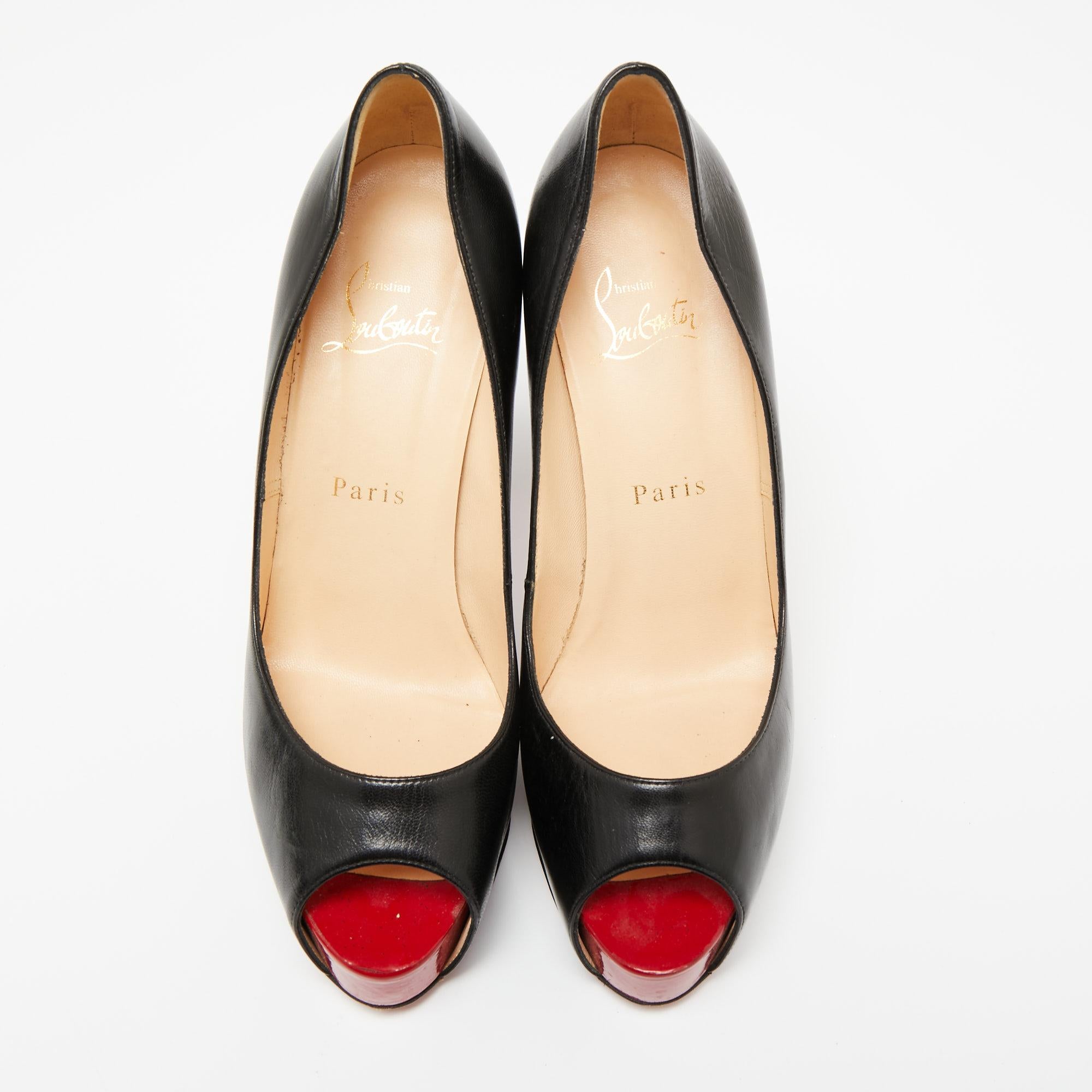 The architectural silhouette and precise cuts of this pair of pumps from Christian Louboutin exemplify the brand's mastery in the art of stiletto making. Finely created from leather, it is detailed with 12cm heels and peep toes. The signature