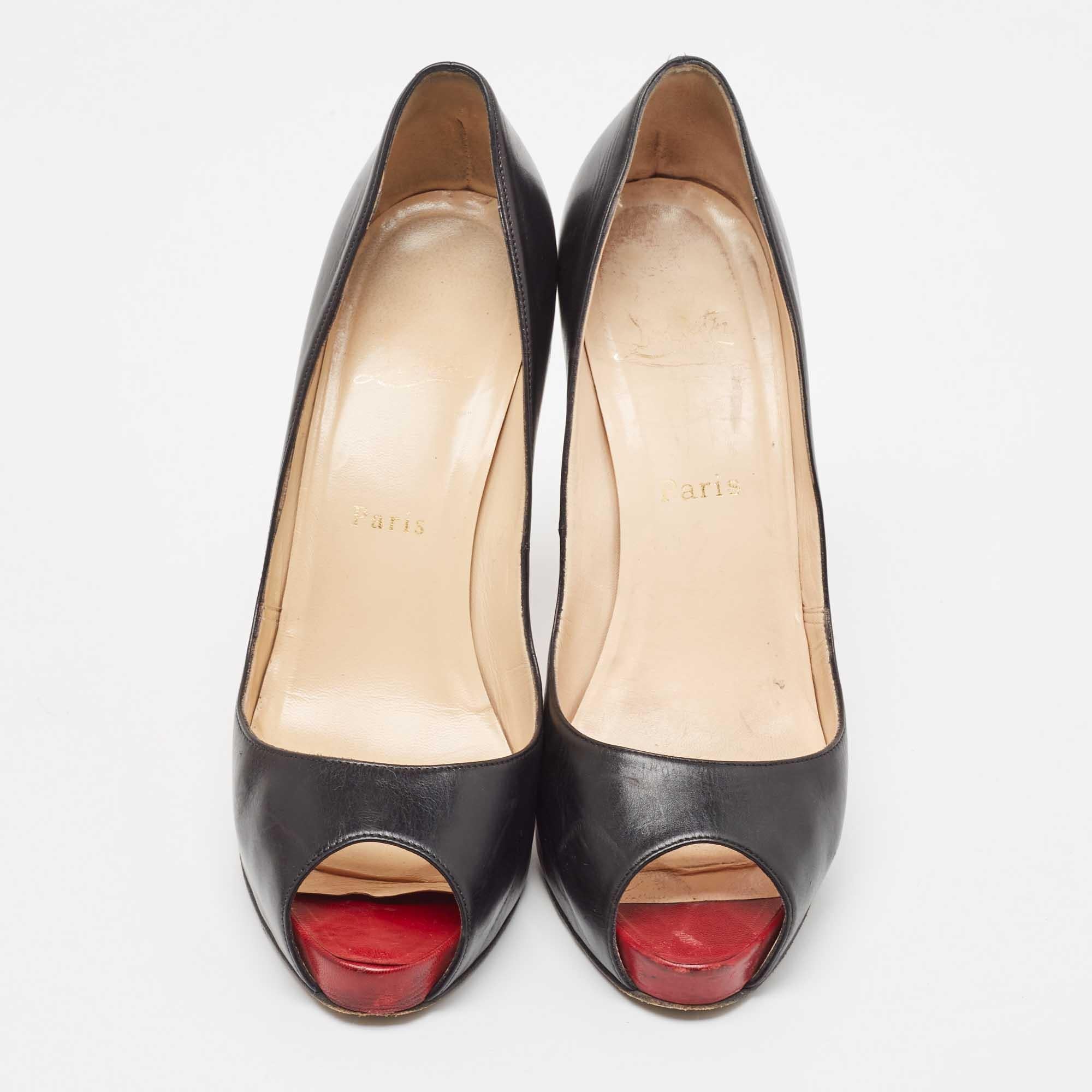 Noir Christian Louboutin Escarpins Very Prive en cuir noir Taille 40 en vente