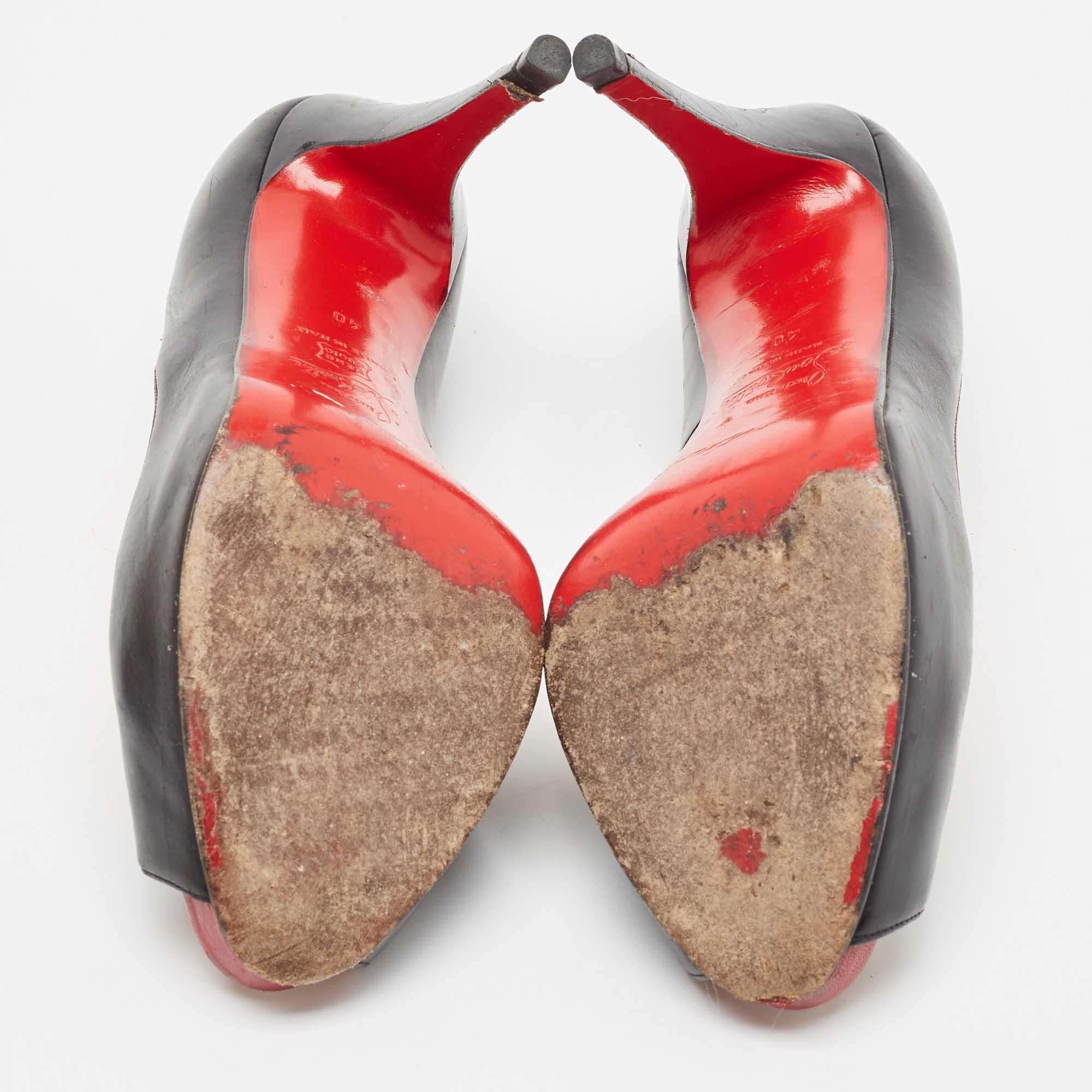 Christian Louboutin Escarpins Very Prive en cuir noir Taille 40 en vente 1
