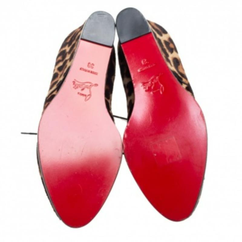 Christian Louboutin Pumps Yolanda in pelle nera con punta a spillo misura 37,5 In condizioni buone in vendita a Dubai, Al Qouz 2