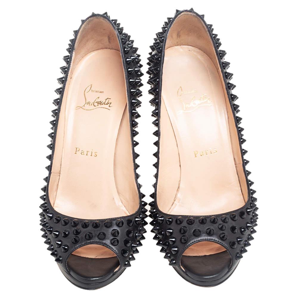 Christian Louboutin Black Leather Yolanda Spikes Peep Toe Pumps Size 37.5 In Good Condition For Sale In Dubai, Al Qouz 2