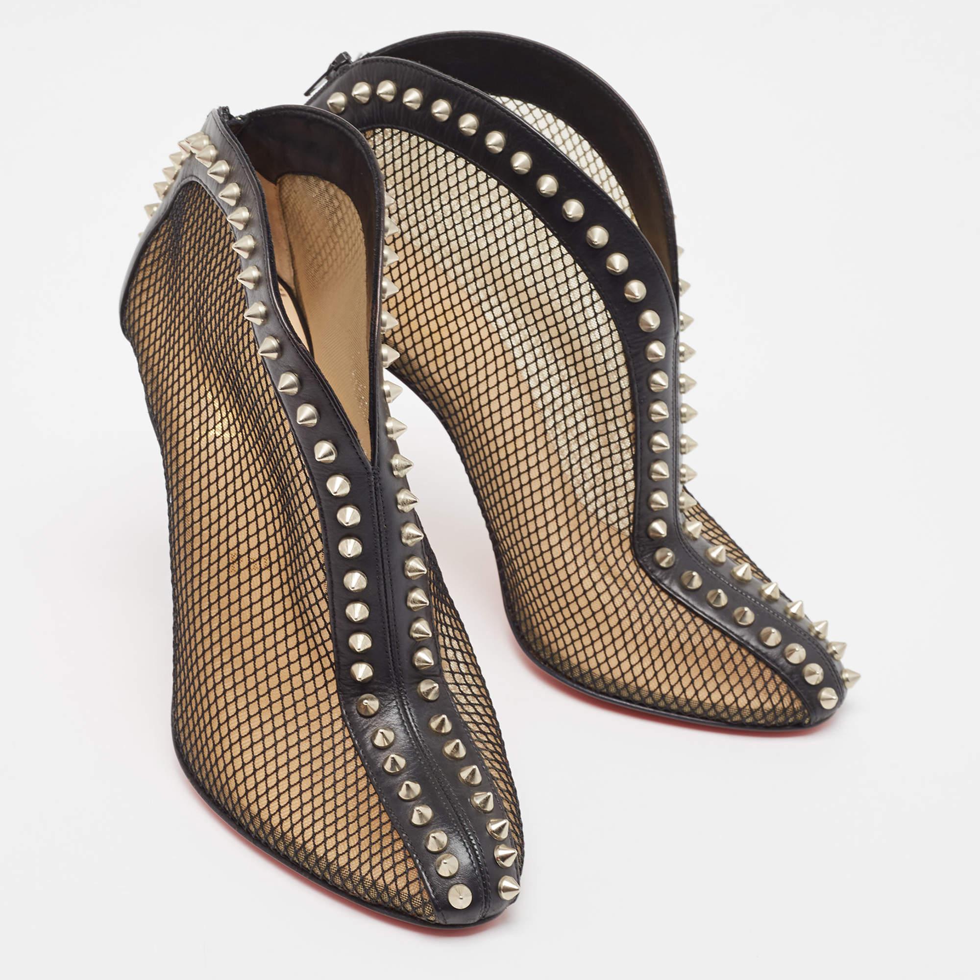 Christian Louboutin Black Mesh and Leather Bourriche Ankle Booties Size 38.5 In Good Condition For Sale In Dubai, Al Qouz 2