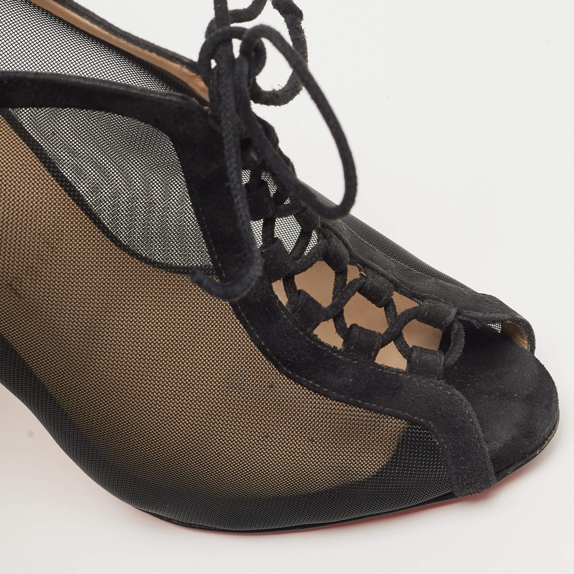 Christian Louboutin Bottines Abbesses noires en maille et daim, taille 36 en vente 2