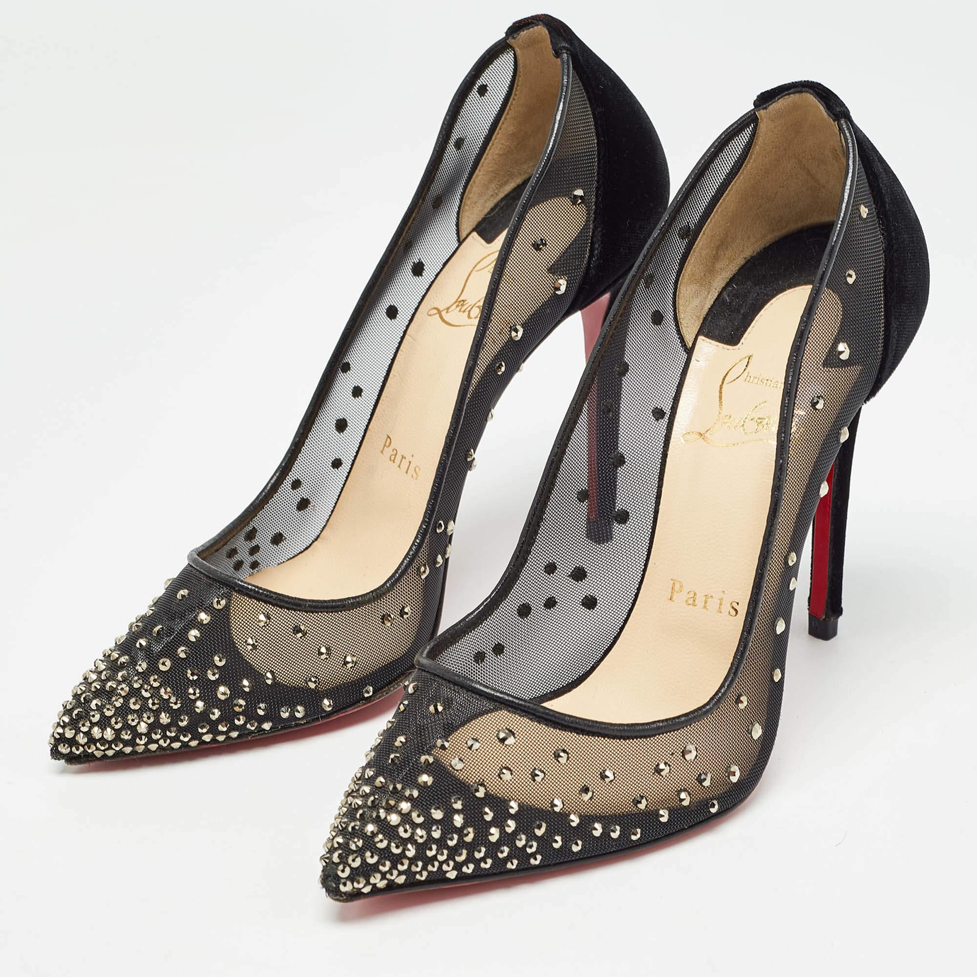 Make a chic style statement with these designer pumps. They showcase sturdy heels and durable soles perfect for your fashionable outings
