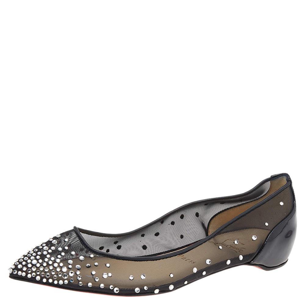 Dazzle the crowds and make a statement like never before in these gorgeous Follies Strass ballet flats from Christian Louboutin! The flats have been crafted from mesh and patent leather into a pointed toe-style. They are exquisitely embellished with