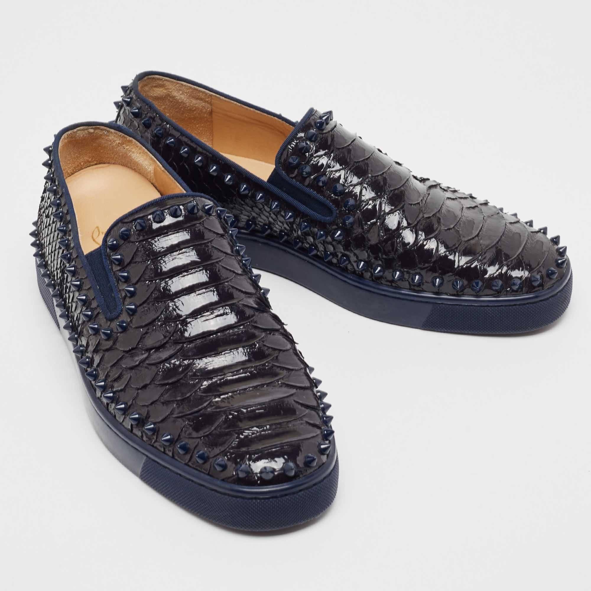 Christian Louboutin Black/Navy Blue Python Spike Pik Boat Sneakers Size 41.5 In Good Condition For Sale In Dubai, Al Qouz 2