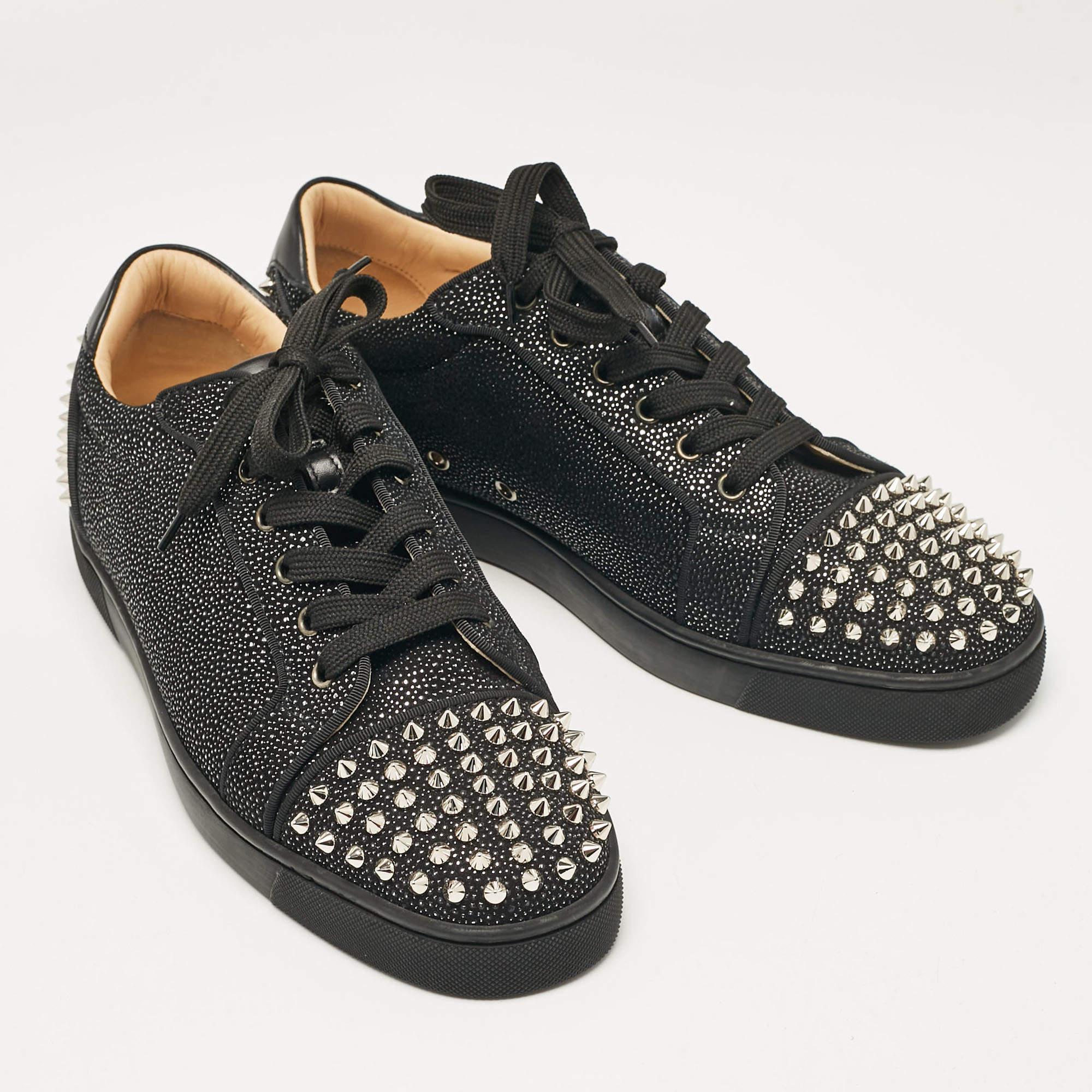 Christian Louboutin Black Nubuck and Leather Seavaste Lace Up Sneakers Size 44 Excellent état à Dubai, Al Qouz 2