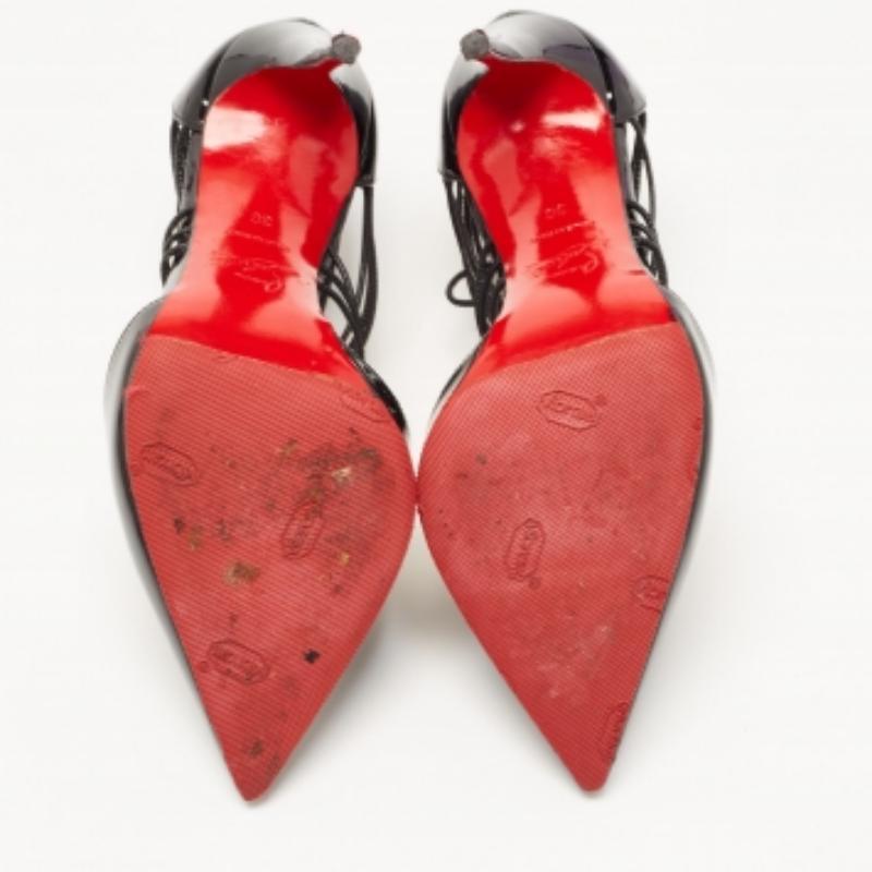 Christian Louboutin Negro Charol  Sandalias Confusa Talla 36 en Bueno estado para la venta en Dubai, Al Qouz 2
