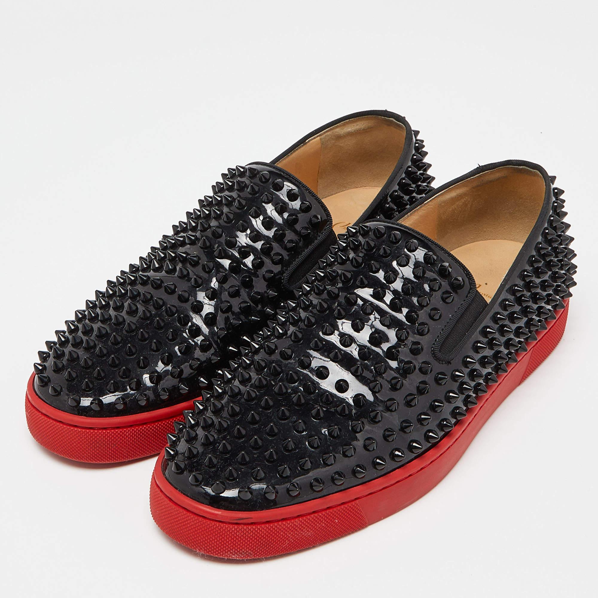 Coming in a classic silhouette, these designer sneakers are a seamless combination of luxury, comfort, and style. These sneakers are finished with signature details and comfortable insoles.

