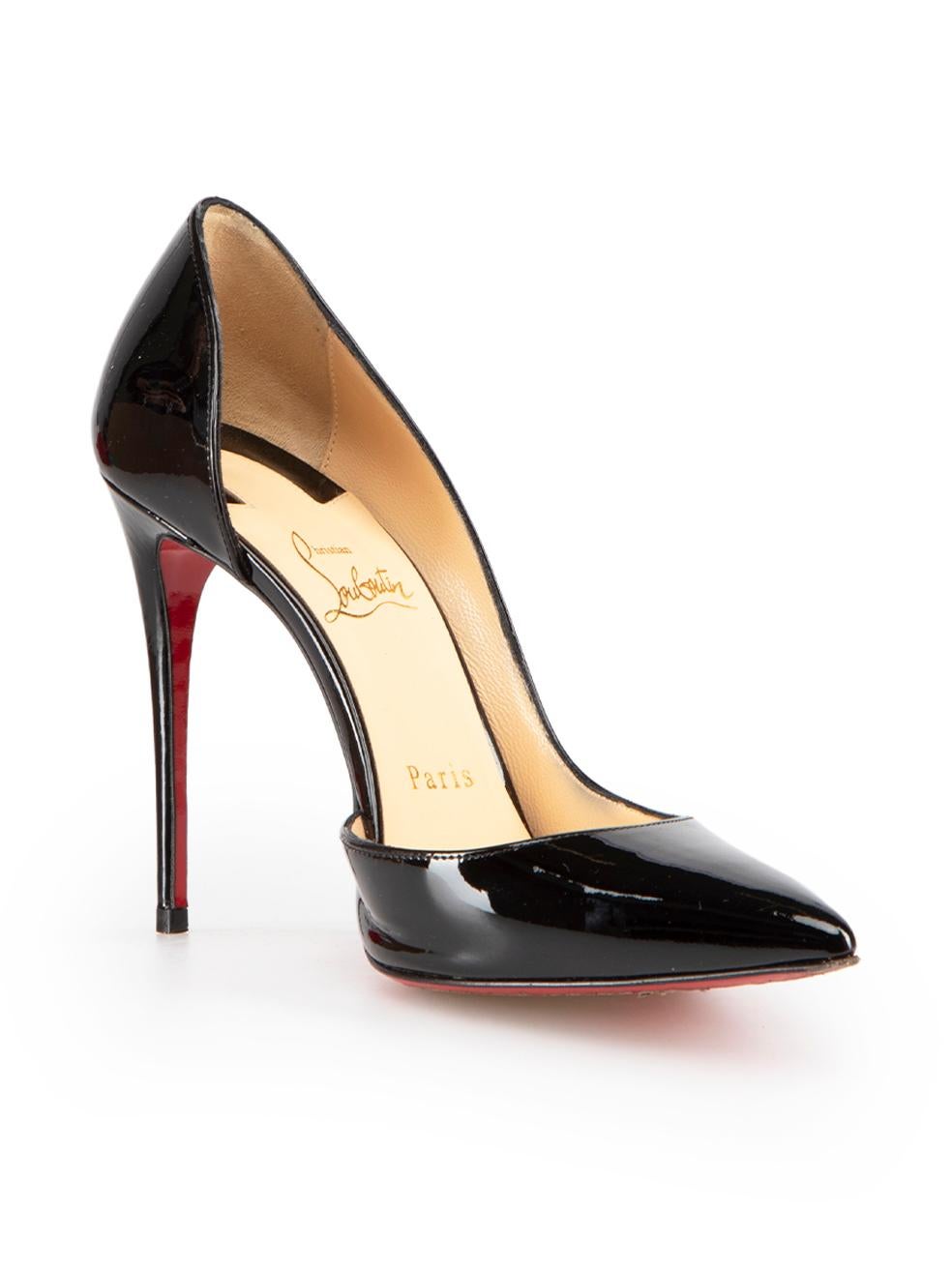 CONDITION is Very good. Minimal wear to shoes is evident. Minimal wear to the right-side of the right shoe with a faint scratch to the leather on this used Christian Louboutin designer resale item. These shoes come with original box and dust bags.
