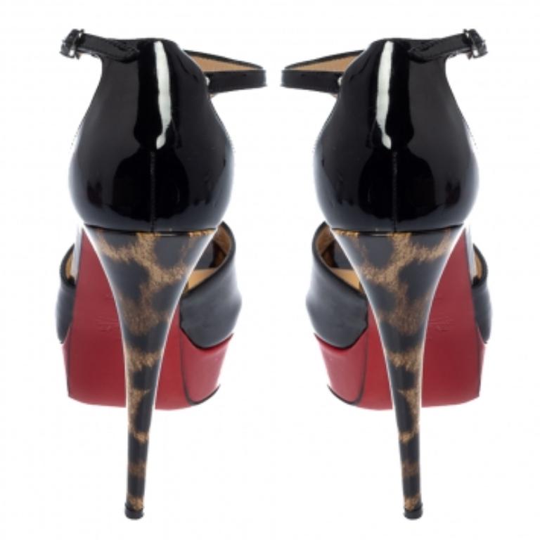 Christian Louboutin Black Patent Jilopa T Strap Platform Sandals Size 37.5 In Good Condition For Sale In Dubai, Al Qouz 2