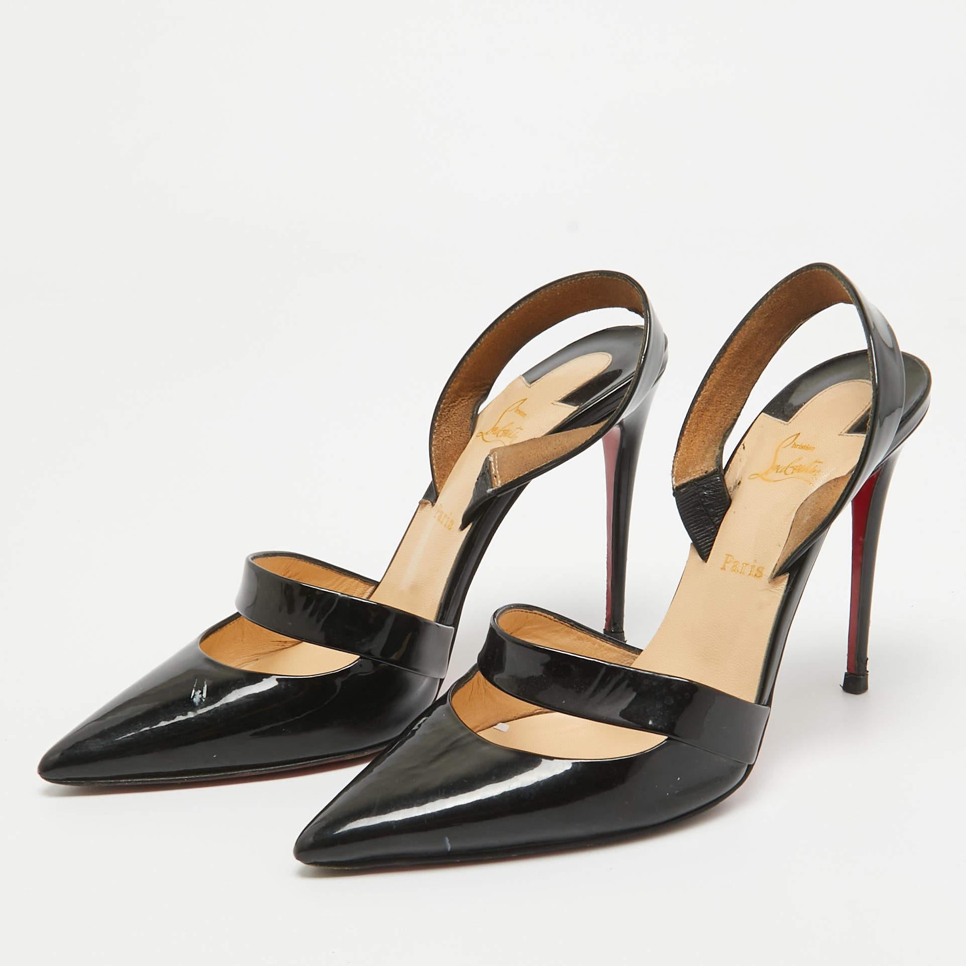 Haz una declaración de estilo chic con estos zapatos de salón de diseño. Presentan tacones resistentes y suelas duraderas perfectas para tus salidas a la moda