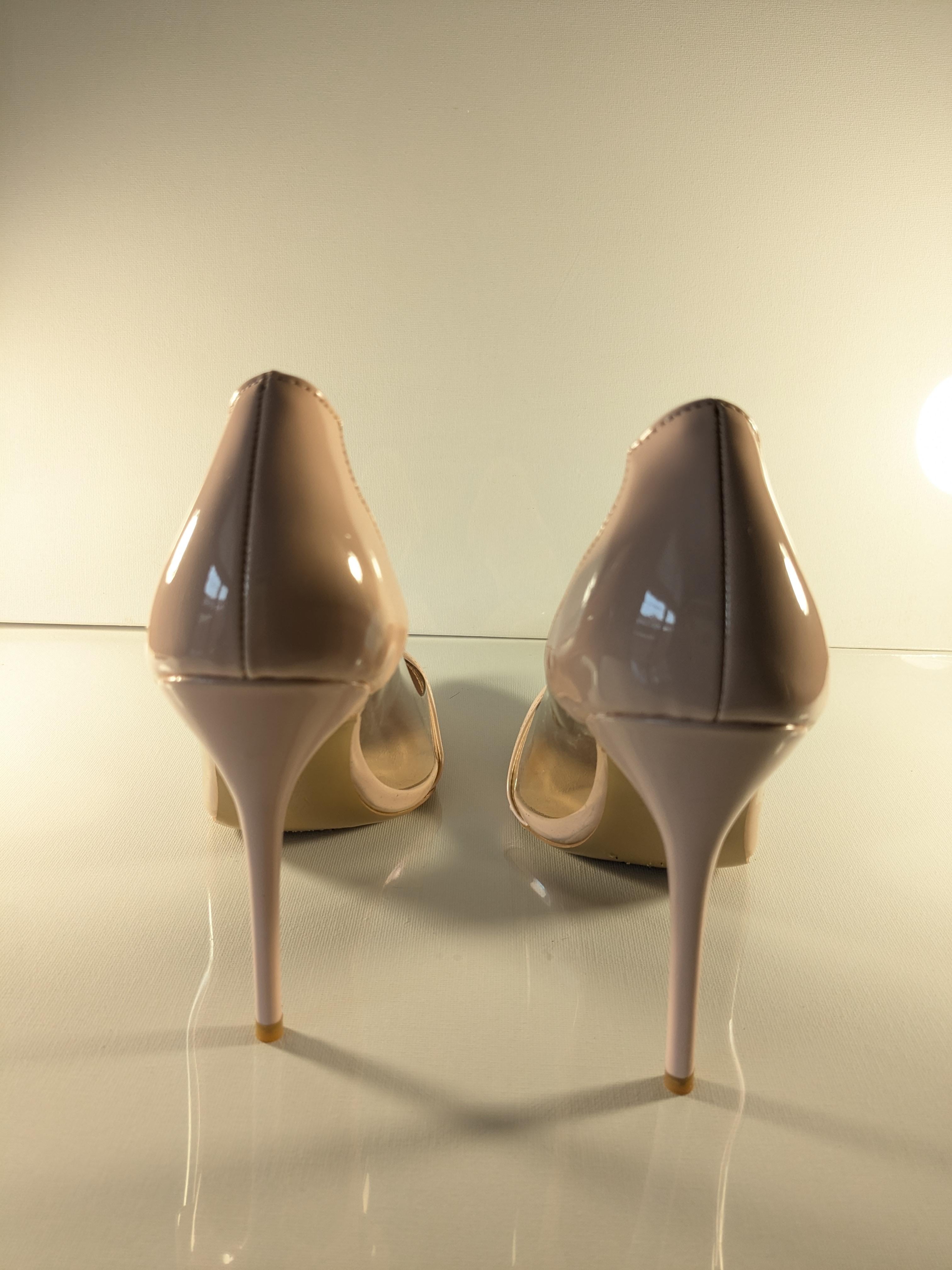 Christian Louboutin Pumps a punta in vernice nera e PVC Cosmo Taglia 38 in vendita 5