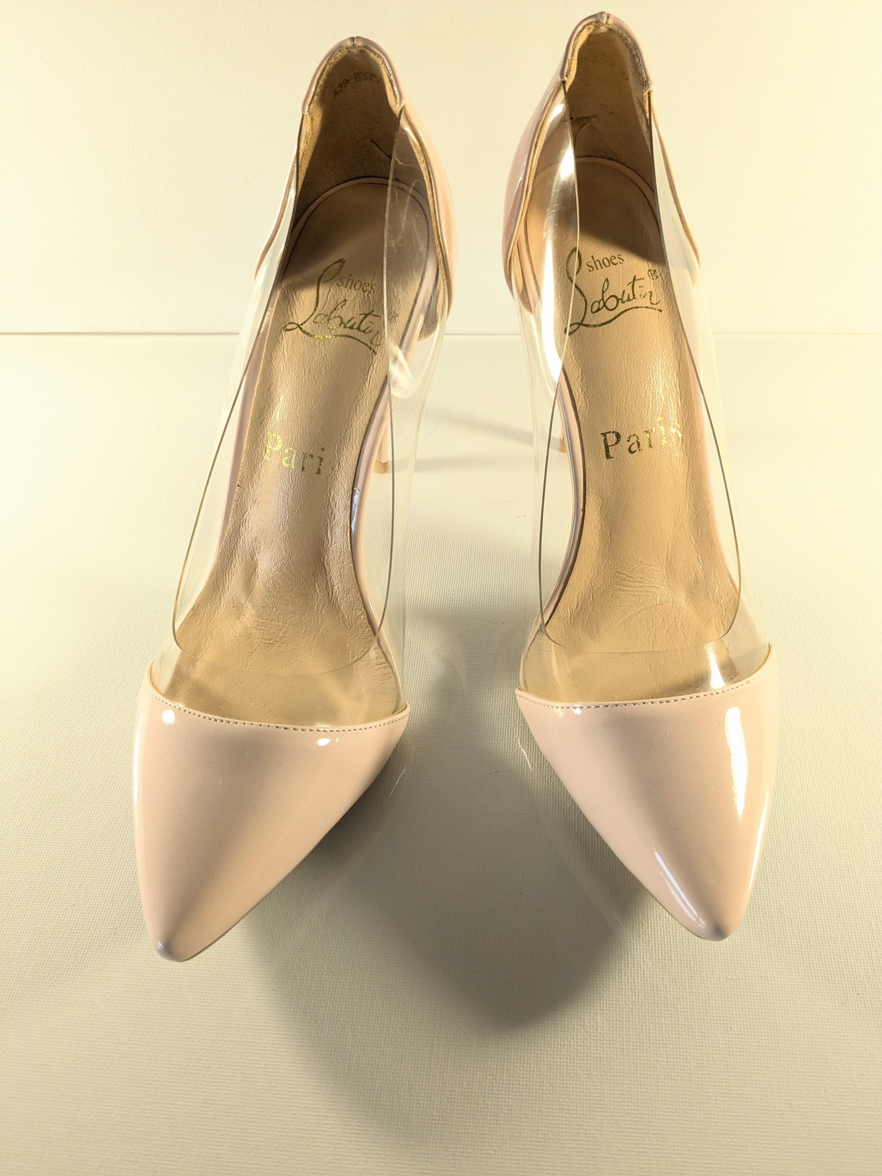 Donna Christian Louboutin Pumps a punta in vernice nera e PVC Cosmo Taglia 38 in vendita