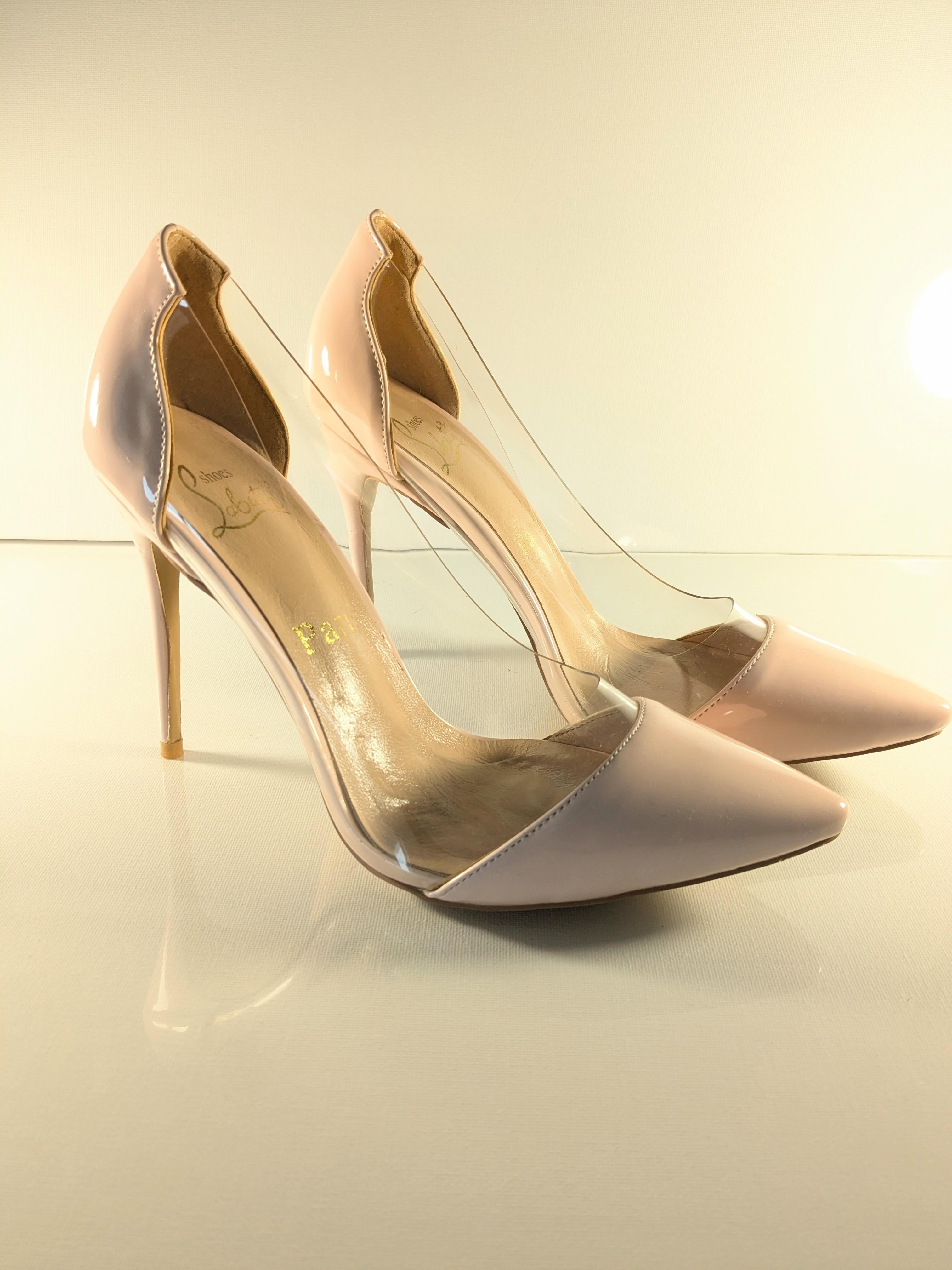 Christian Louboutin Pumps a punta in vernice nera e PVC Cosmo Taglia 38 in vendita 4