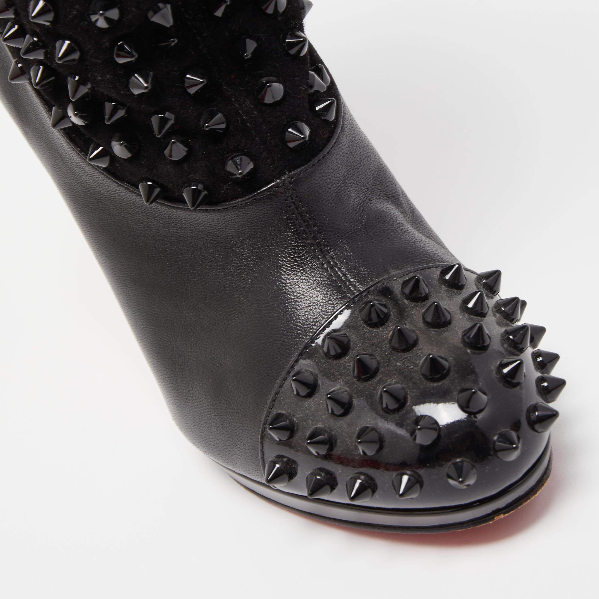 Christian Louboutin Black Patent Leather and Suede Spike Wars Ankle Boots  In Good Condition For Sale In Dubai, Al Qouz 2