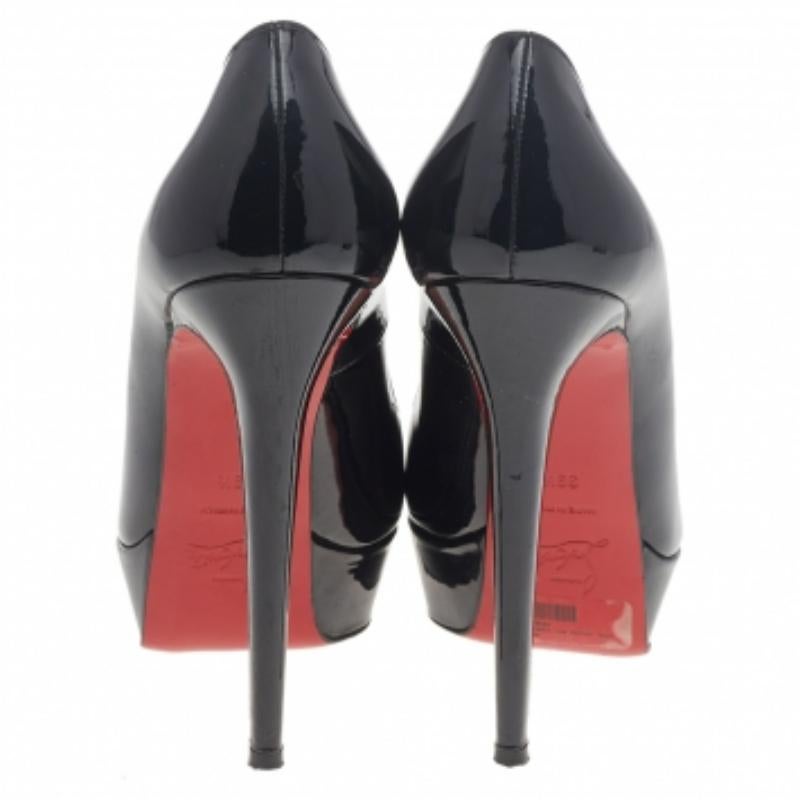 Christian Louboutin Bianca Plateau-Pumps aus schwarzem Lackleder Größe 39.5 (Schwarz)