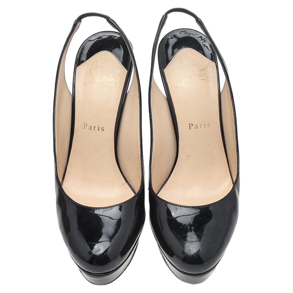 Christian Louboutin Black Patent Leather Bianca Pumps Size 38.5 In Good Condition For Sale In Dubai, Al Qouz 2